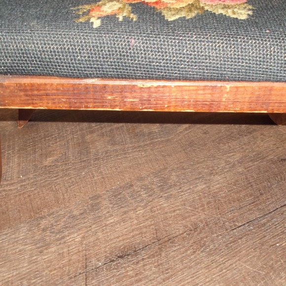 Vintage hand embroidered wood footstool - Picture 3 of 6